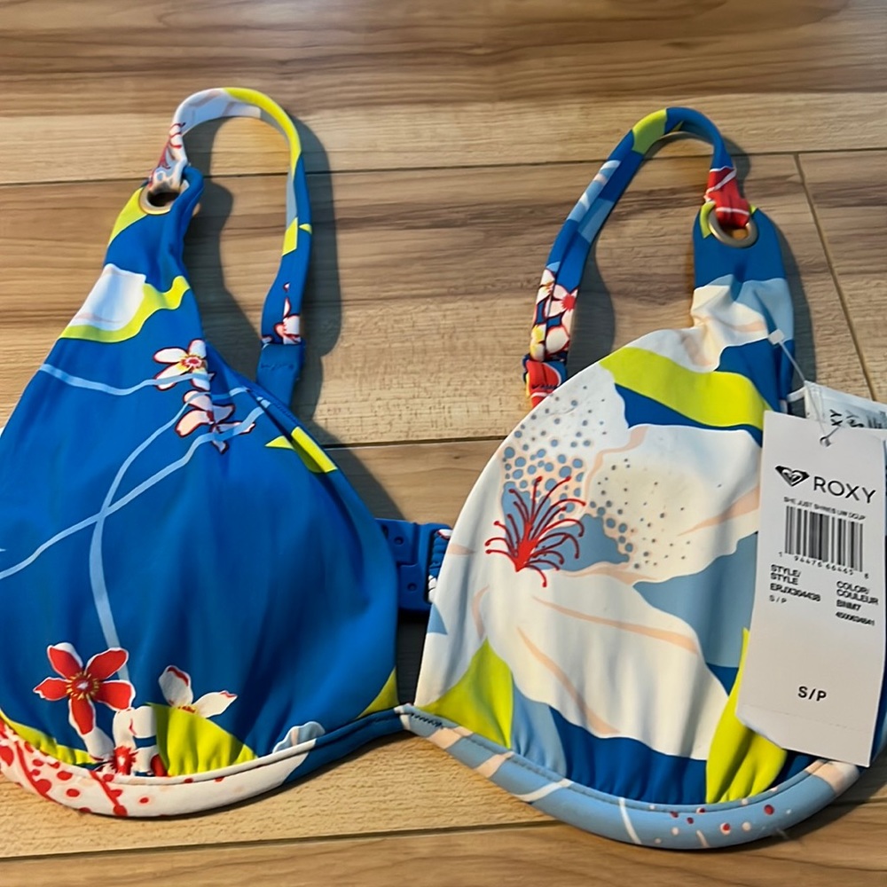 BNWT ROXY Bikini Top Size Small D Cup